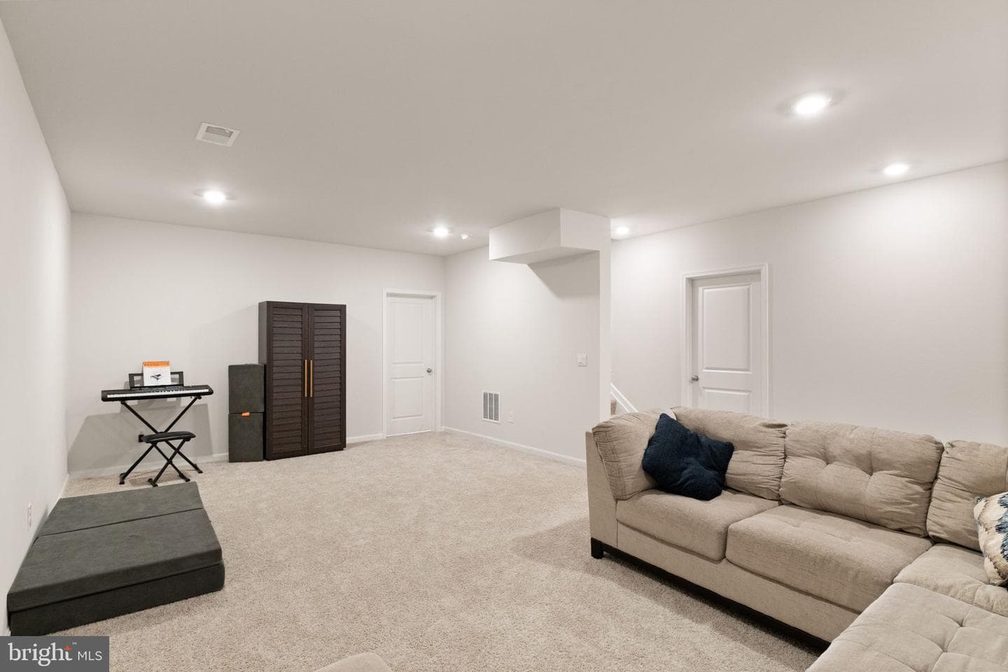 180 Pinewood Road photo 53