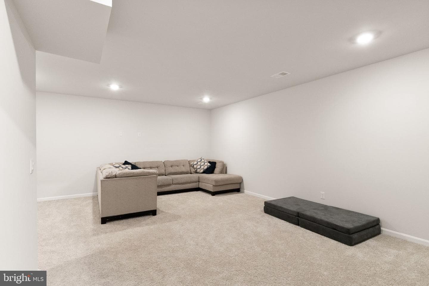180 Pinewood Road photo 54