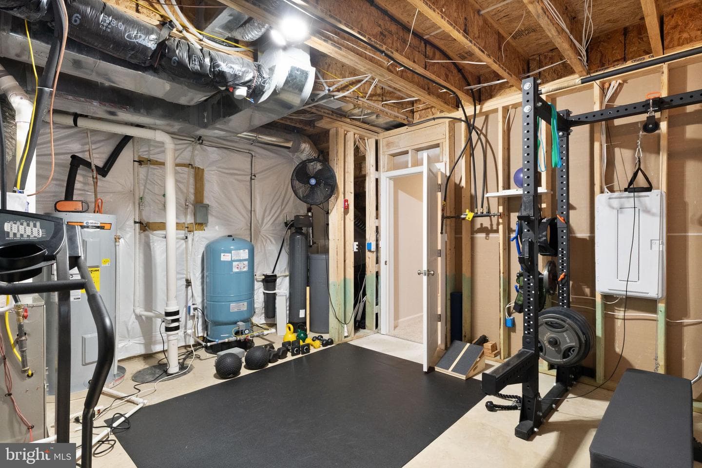 180 Pinewood Road photo 56