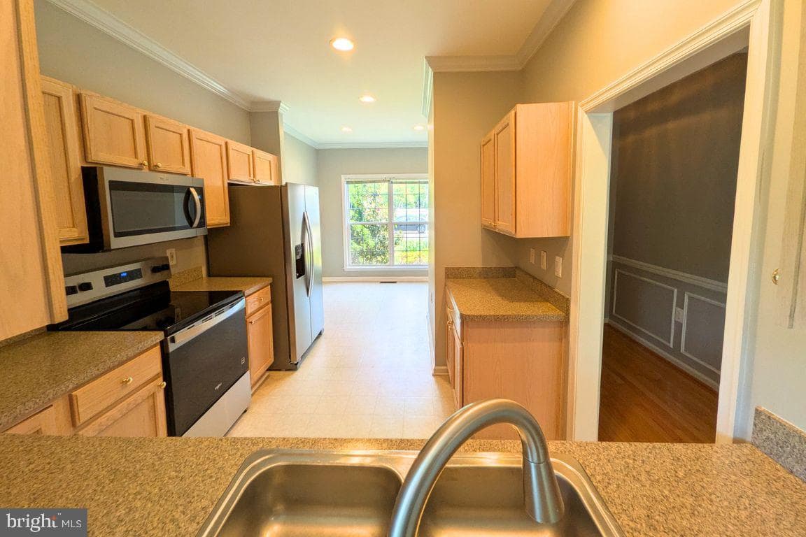 27 Hanover Court photo 37