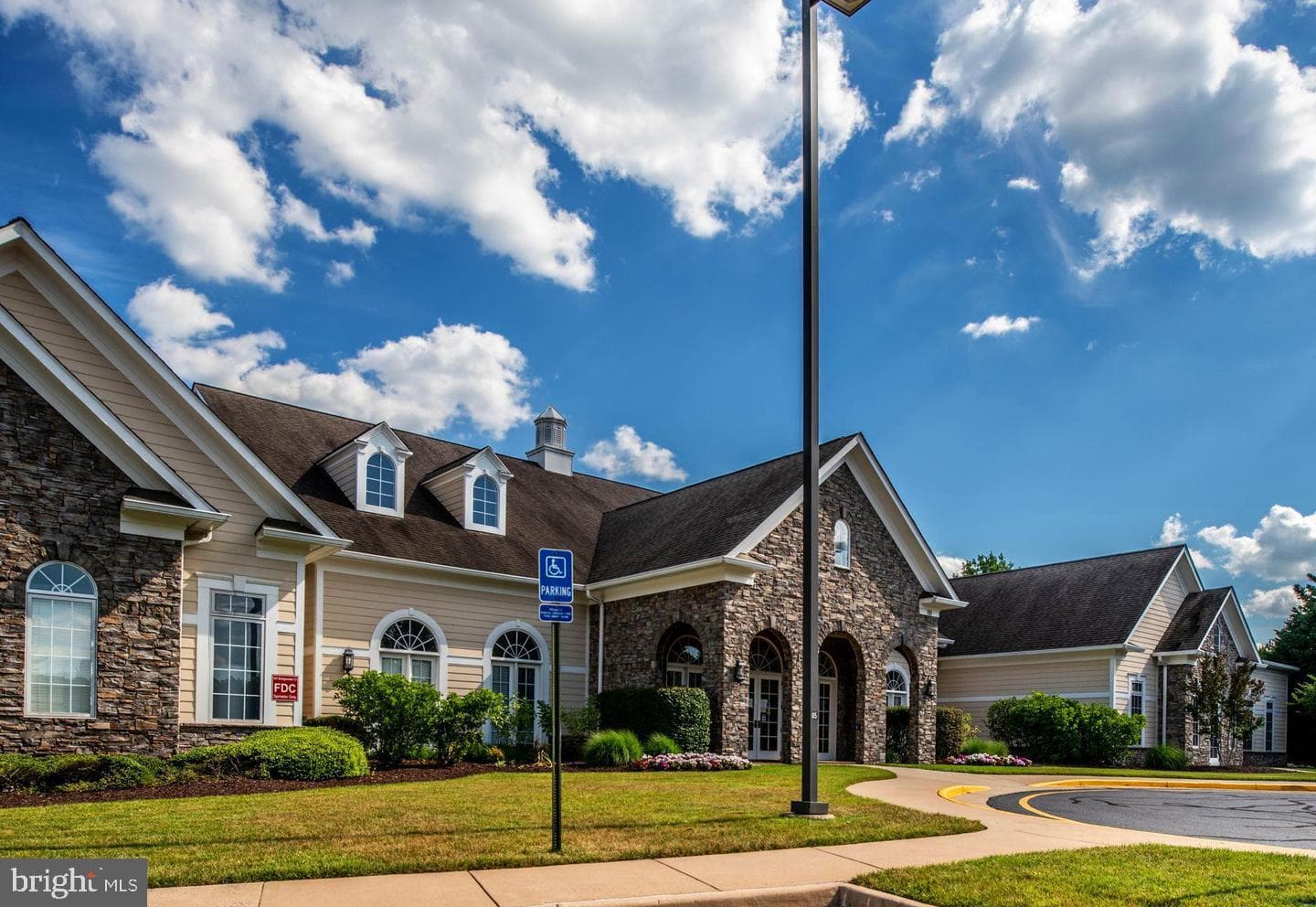 27 Hanover Court photo 7