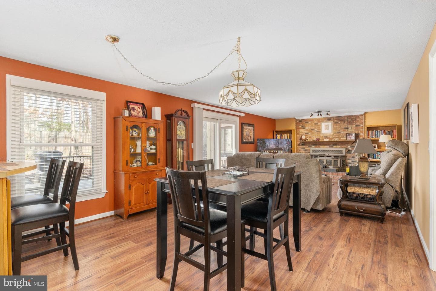 2018 Victoria Drive photo 11