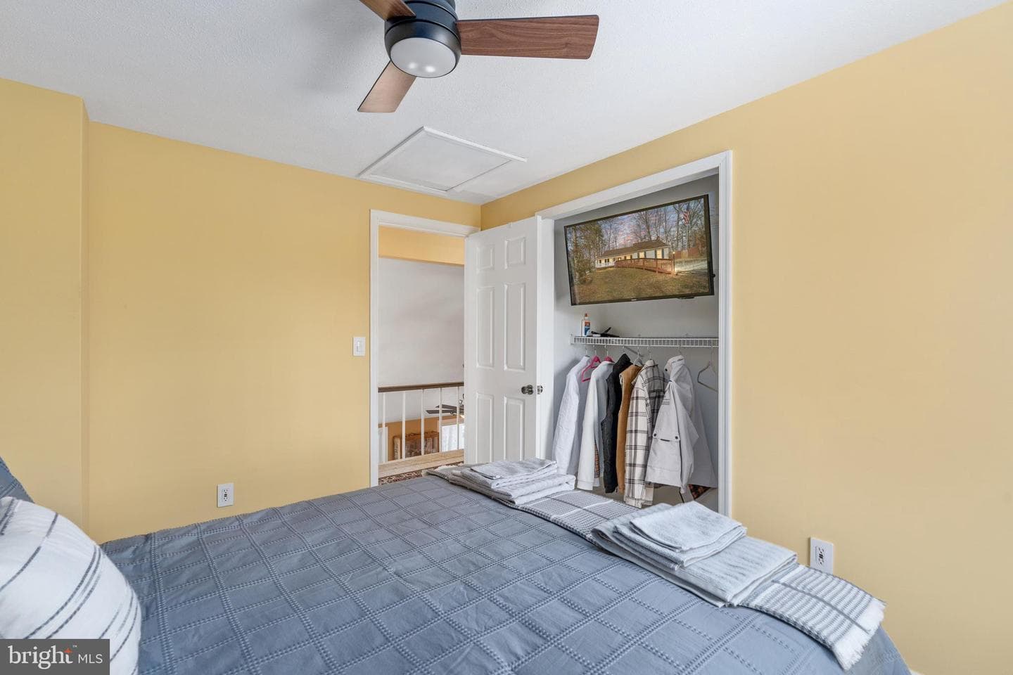 2018 Victoria Drive photo 26