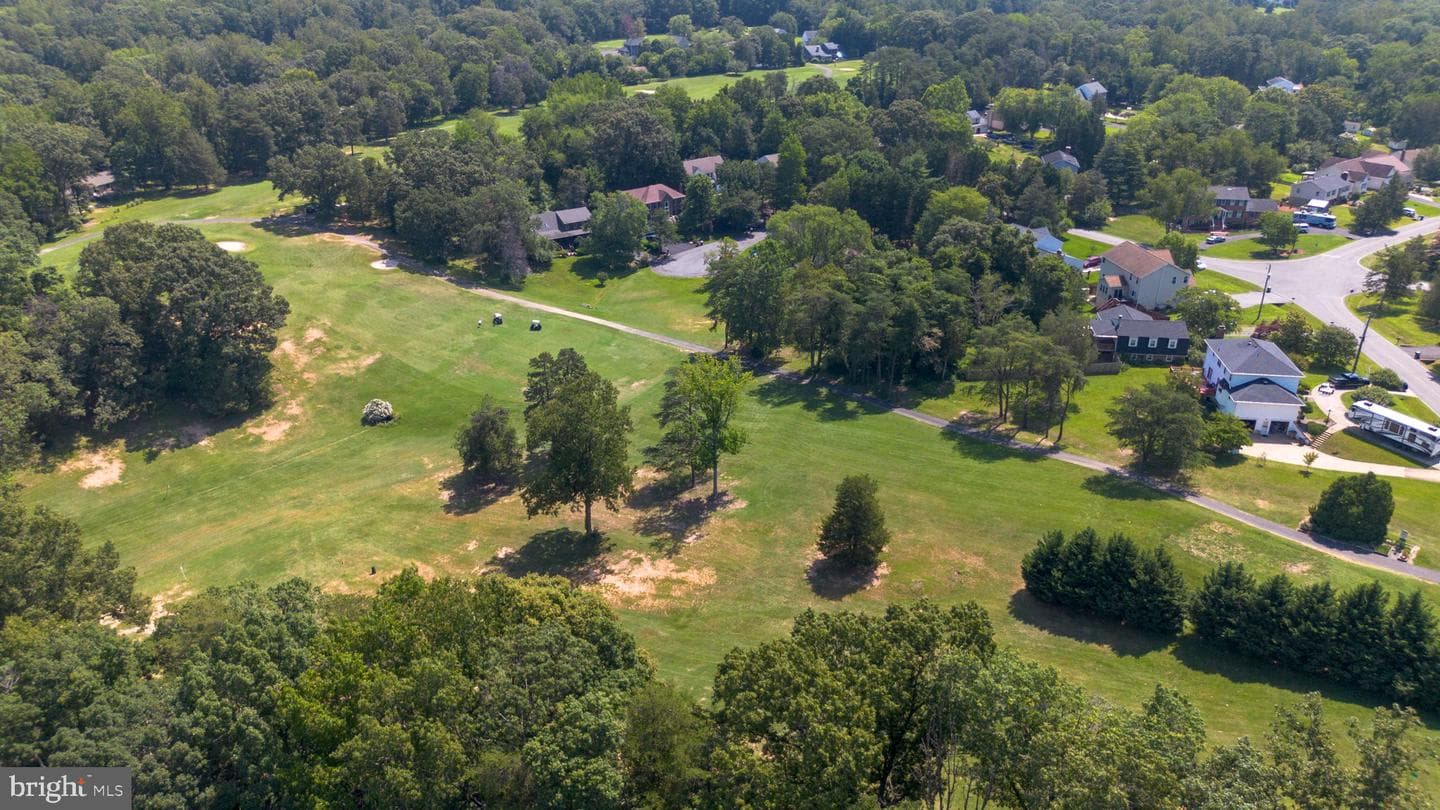 2018 Victoria Drive photo 50