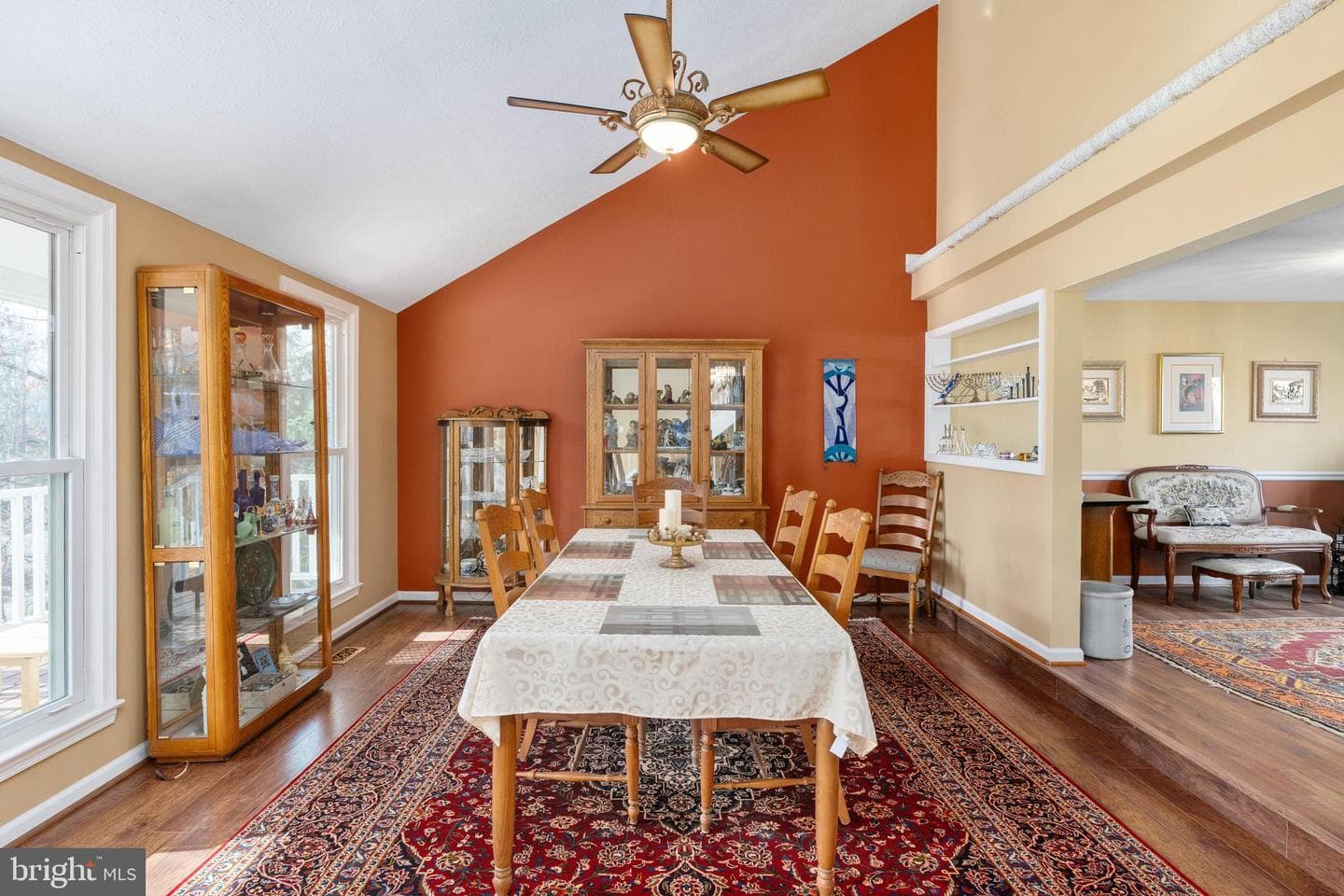 2018 Victoria Drive photo 7