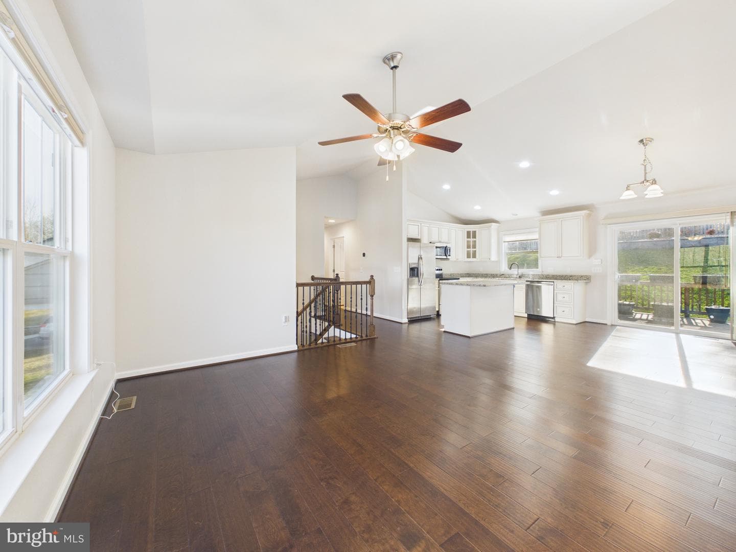 8 Howard Circle photo 10