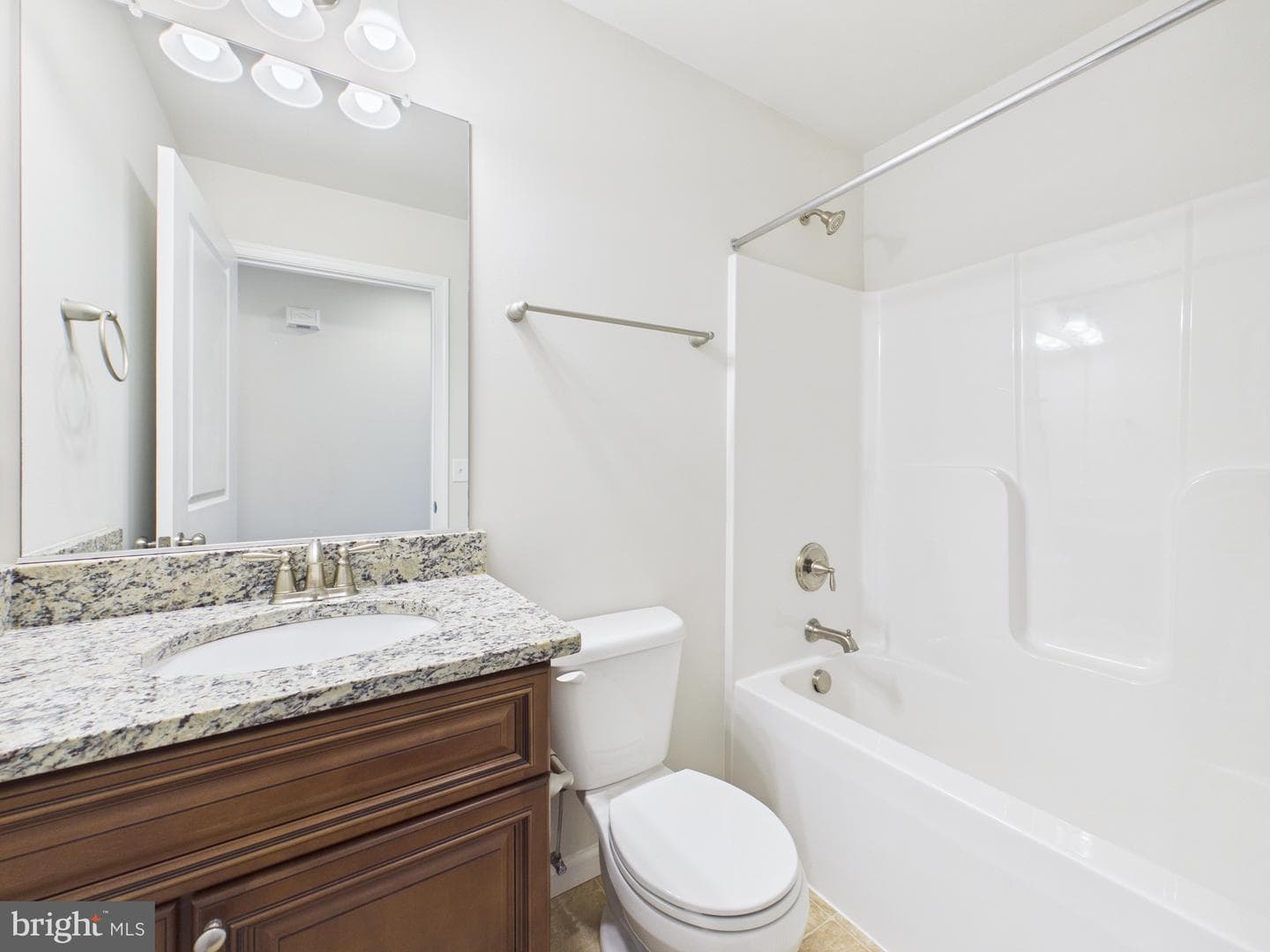 8 Howard Circle photo 11