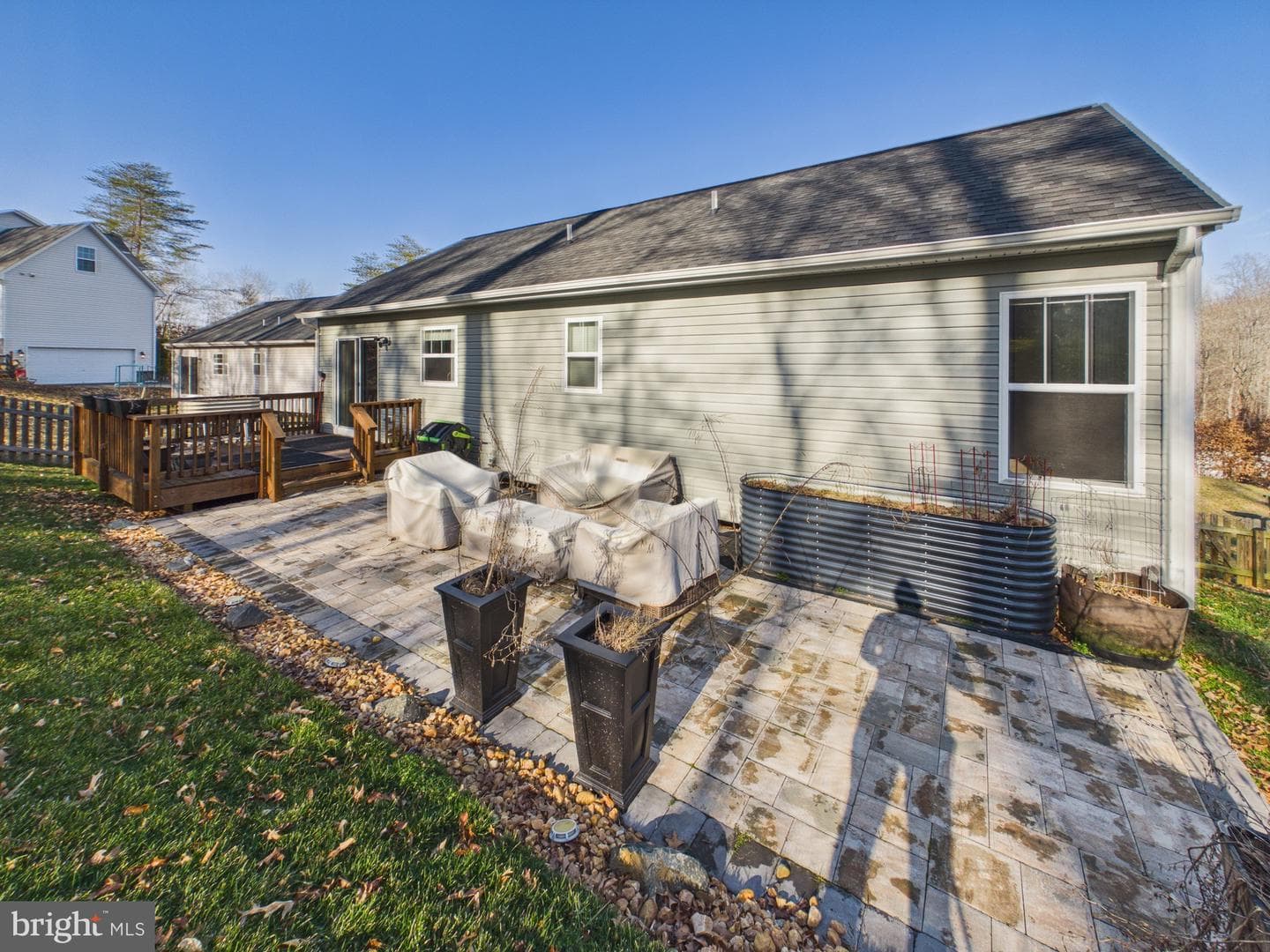 8 Howard Circle photo 29