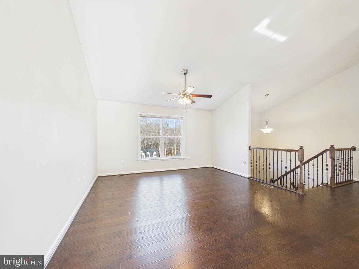 8 Howard Circle photo 9