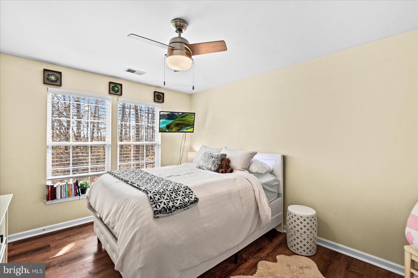 73 Kinross Drive photo 35
