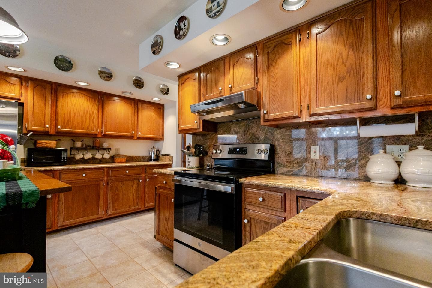 2230 Karen Terrace photo 35