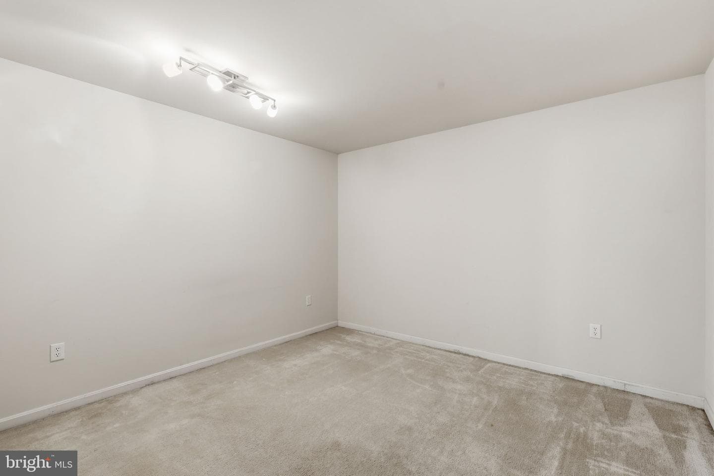 7 Viking Lane photo 29