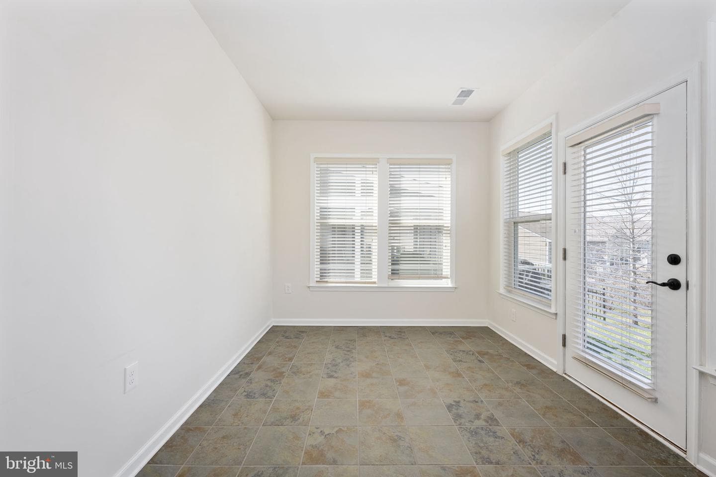 196 Denison Street photo 29
