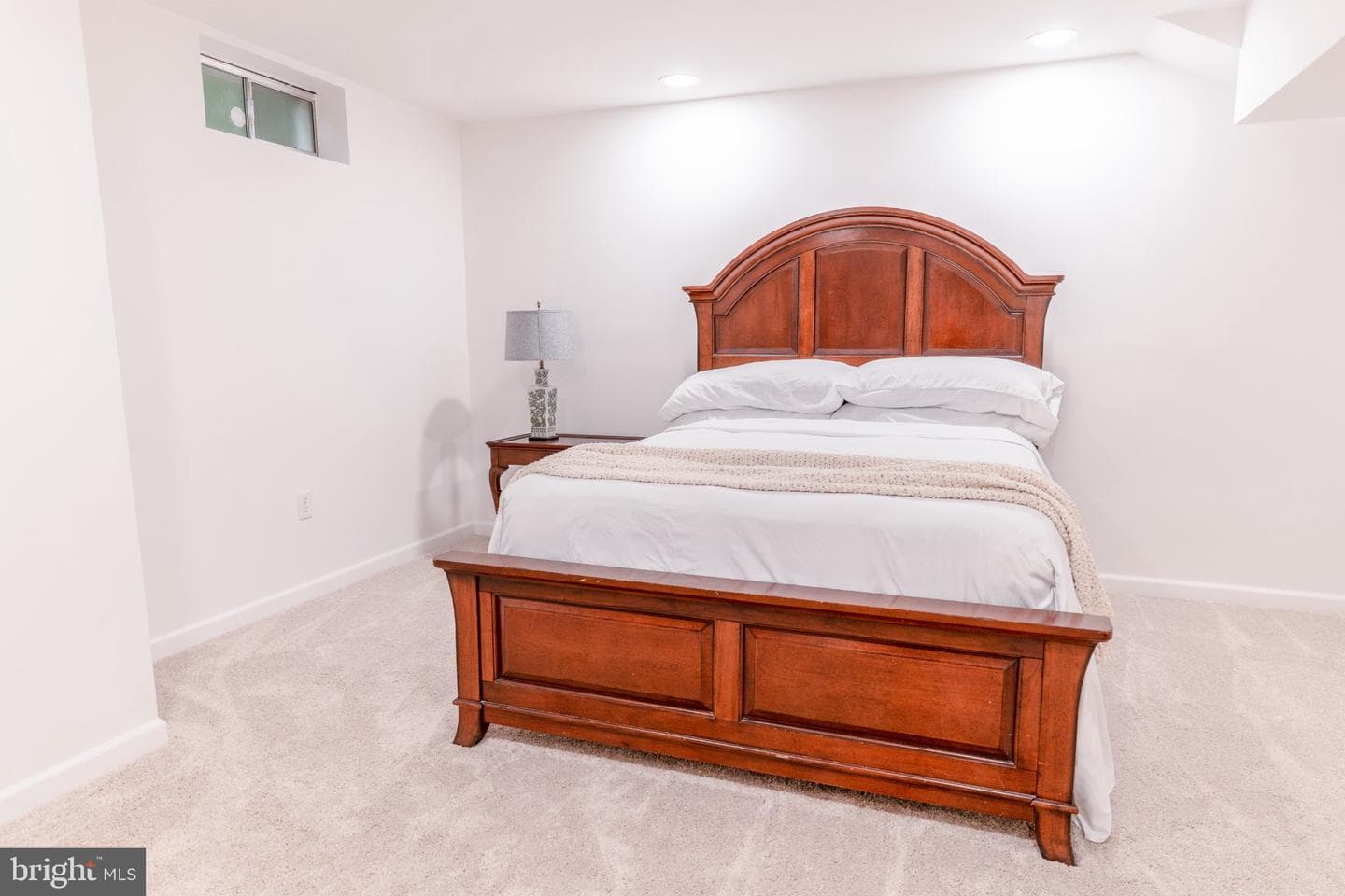 73 Village Grove Road photo 28