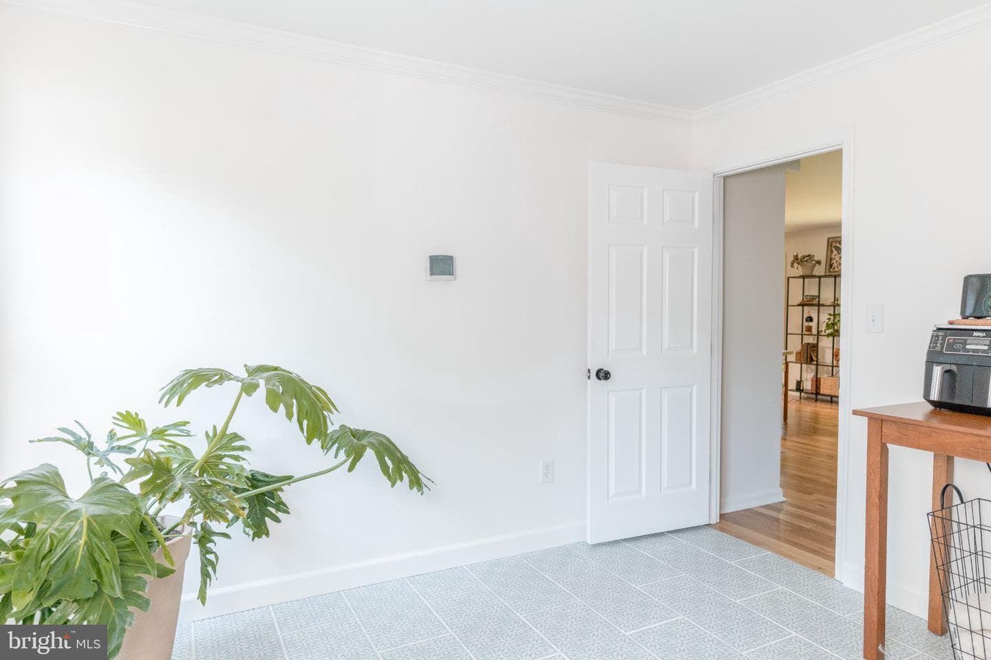 73 Village Grove Road photo 6