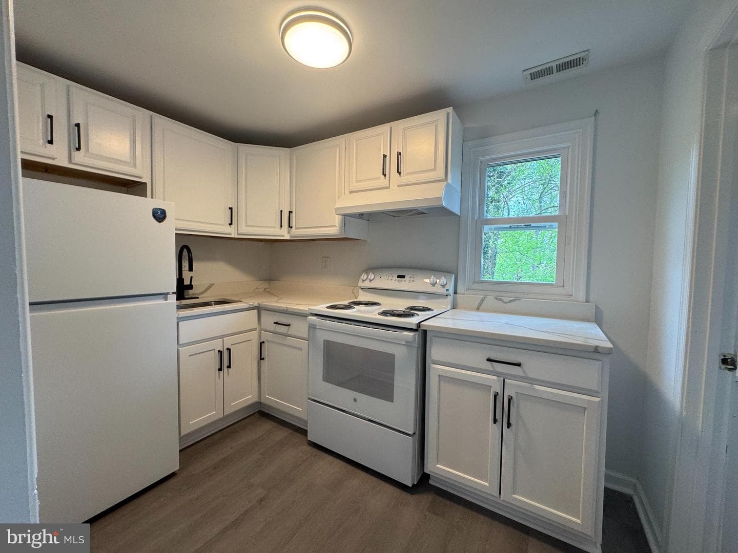 243 Cambridge Street photo 11