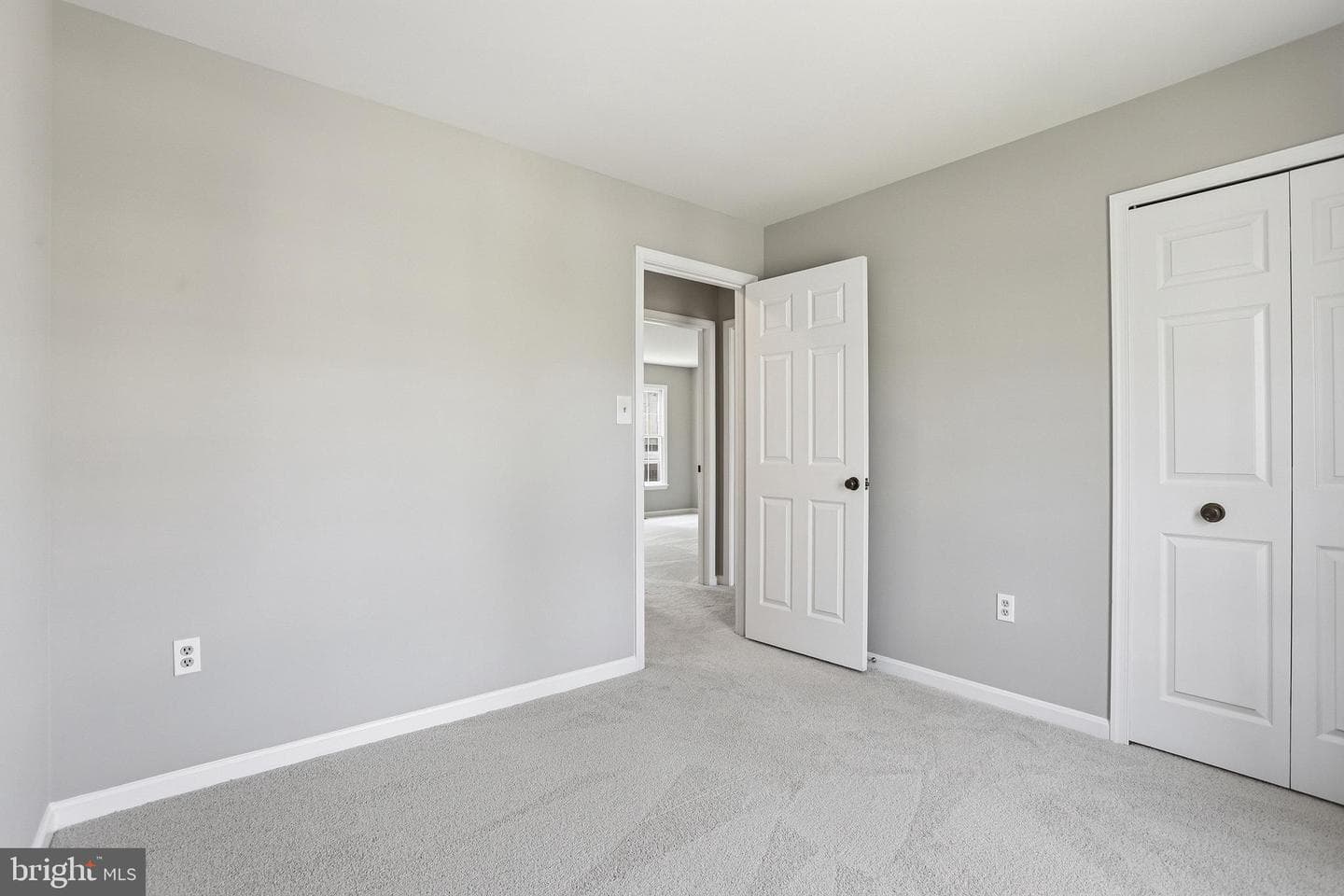 6 Lord Fairfax Drive photo 22