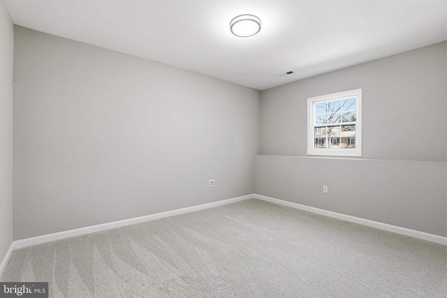6 Lord Fairfax Drive photo 26