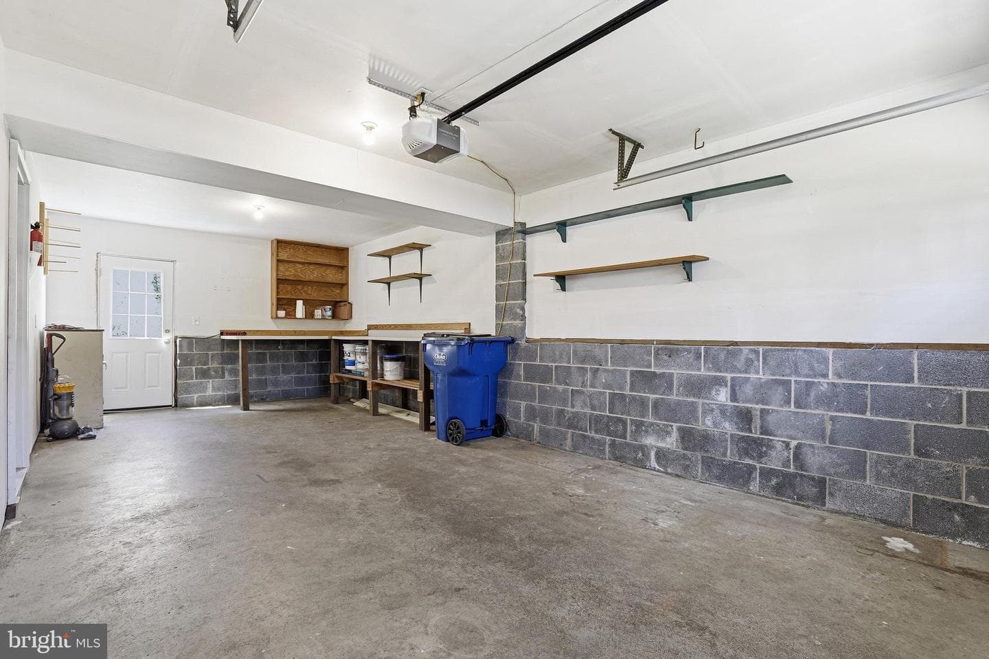6 Lord Fairfax Drive photo 32