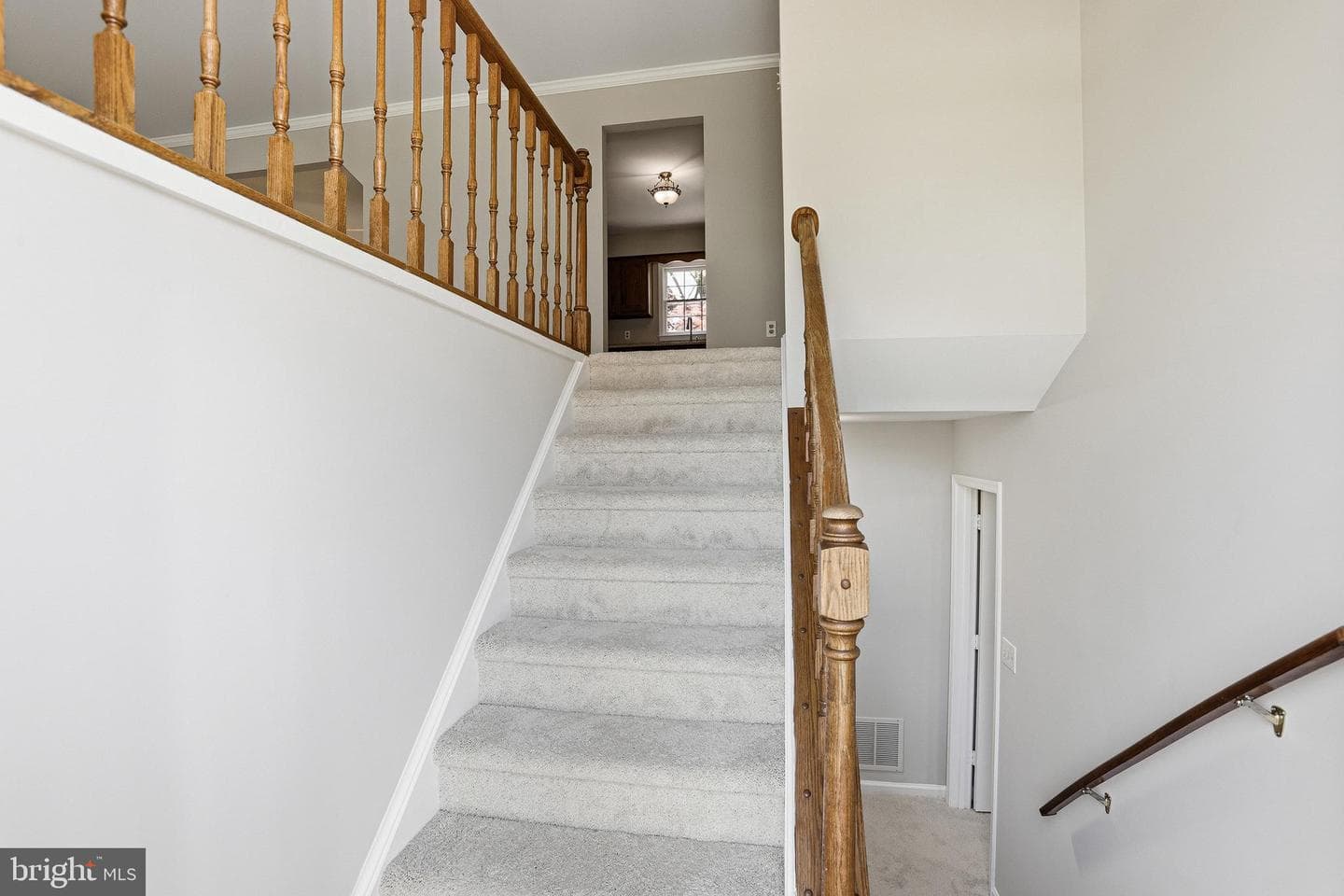 6 Lord Fairfax Drive photo 5