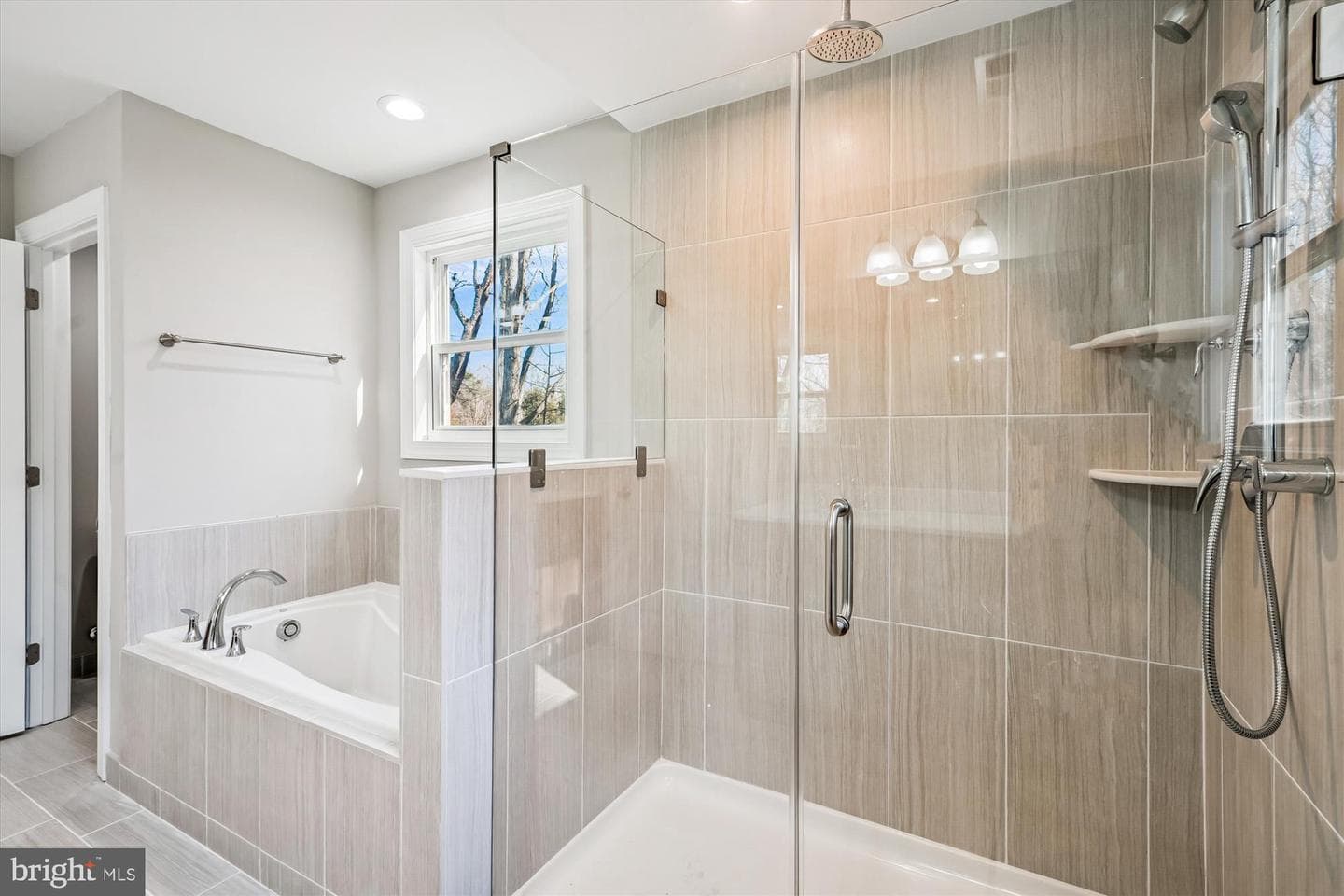 292 Colebrook Road photo 32