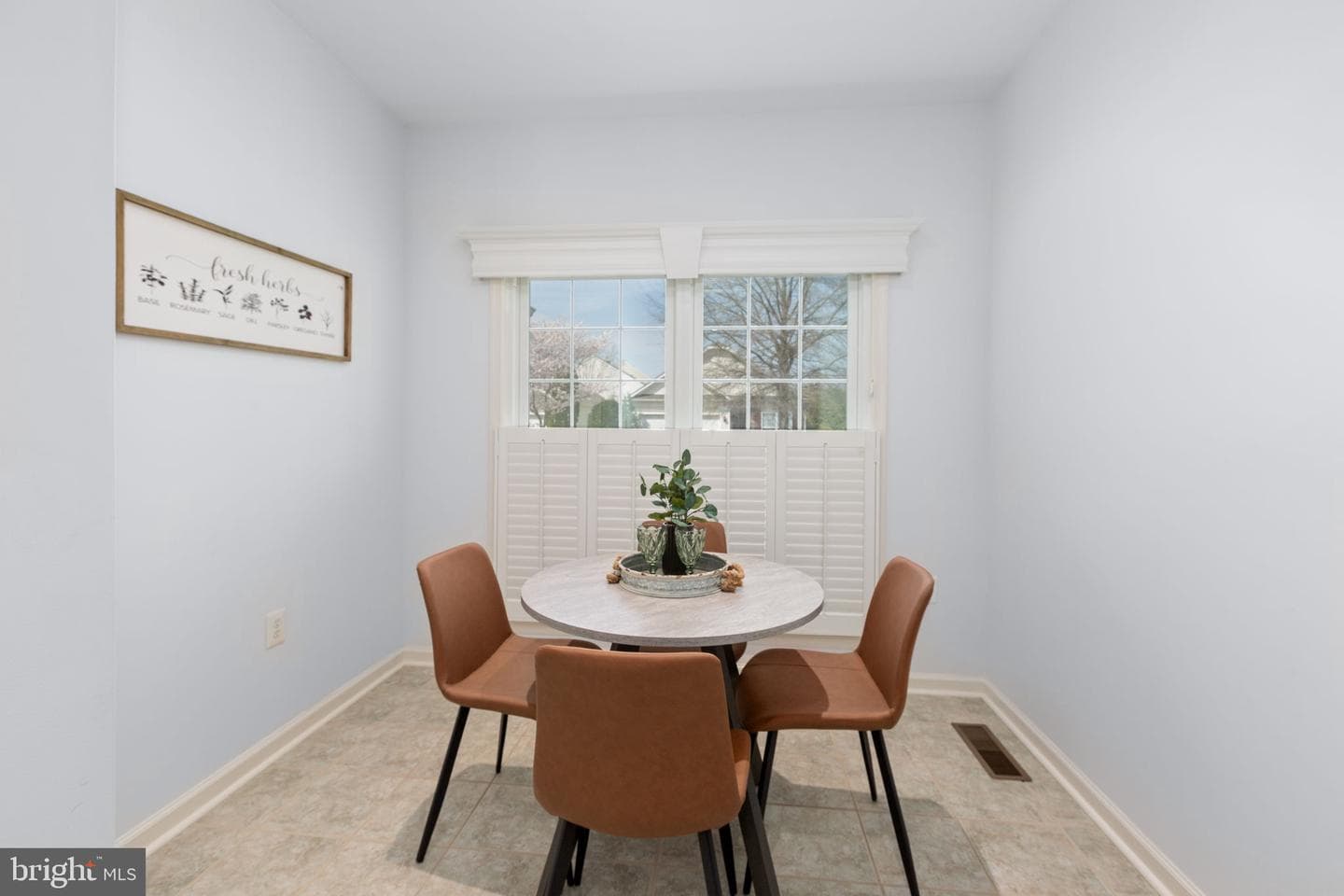 204 Bridgewater Circle photo 16
