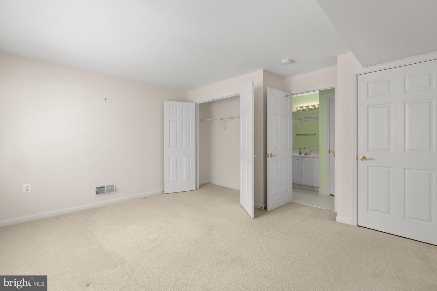 204 Bridgewater Circle photo 34