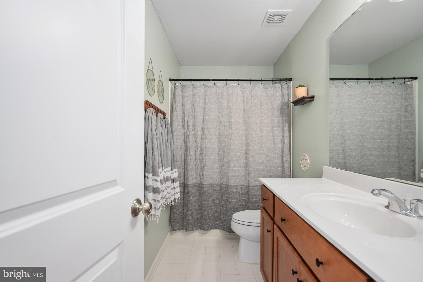 960 Coastal Avenue photo 28