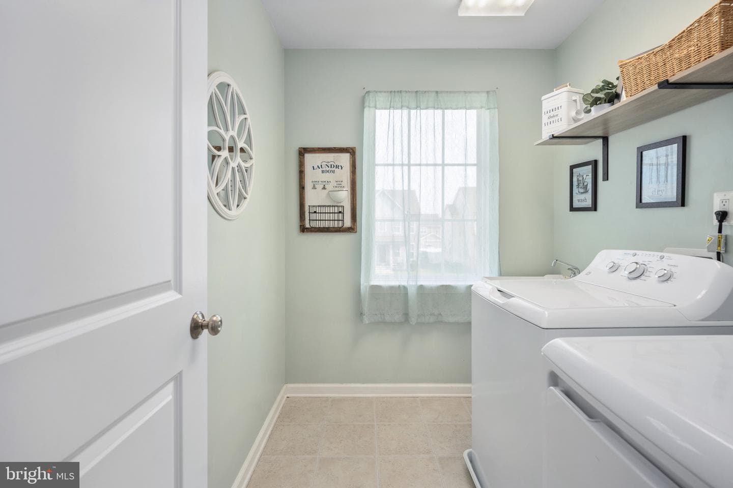 960 Coastal Avenue photo 31