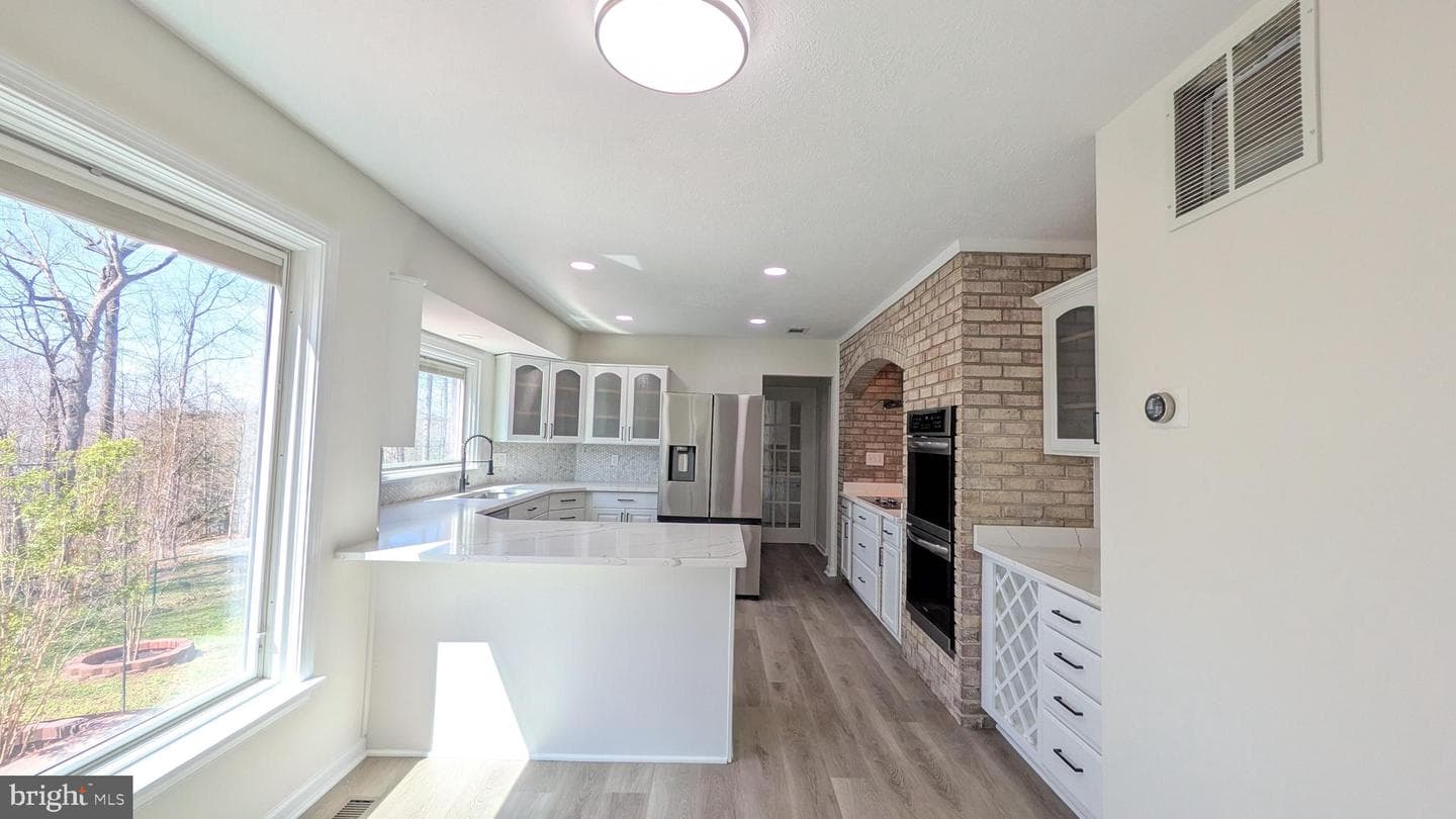 205 Admiral Cove photo 8