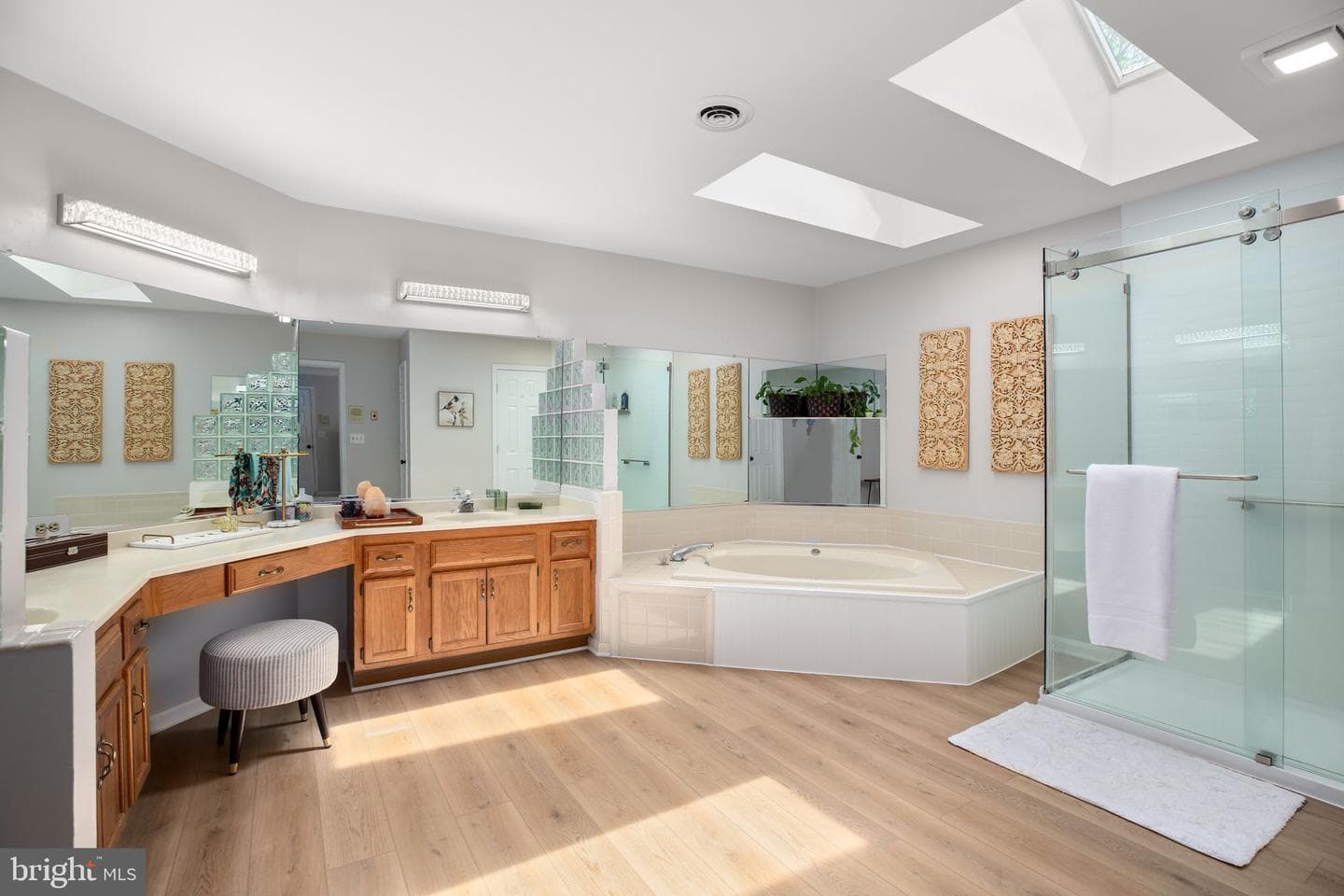 1111 Richmond Drive photo 45