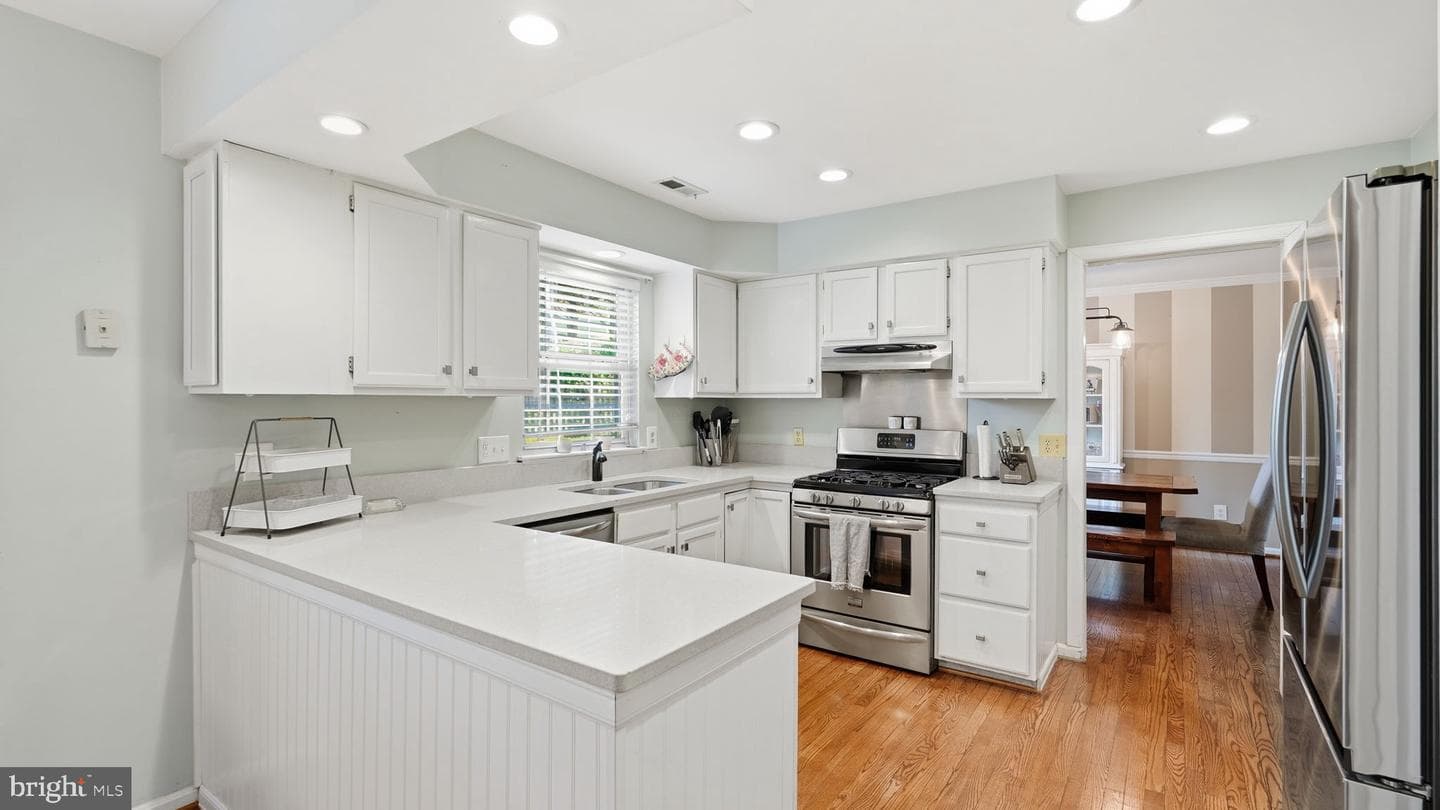4 Exeter Lane photo 11