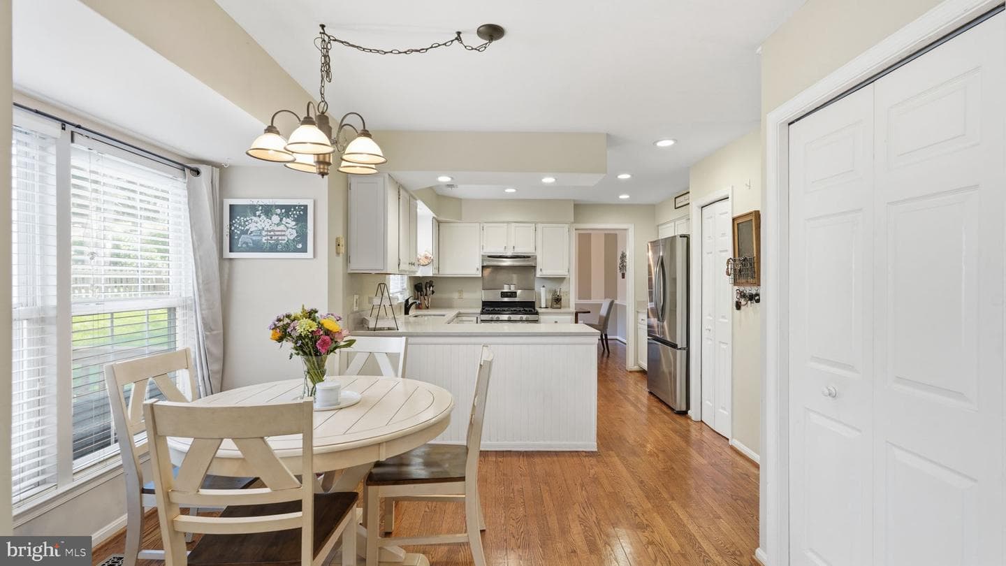 4 Exeter Lane photo 14