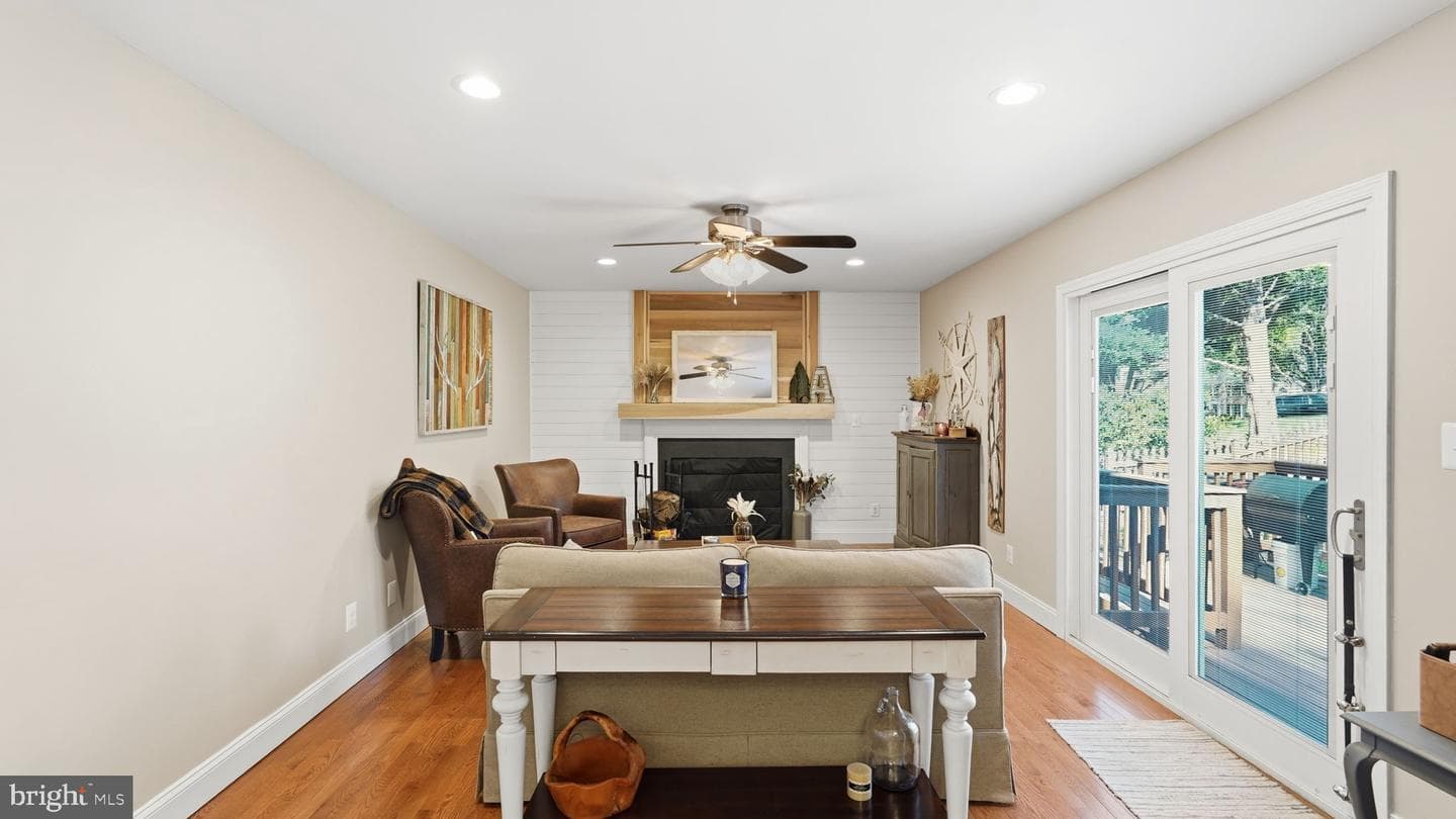 4 Exeter Lane photo 16