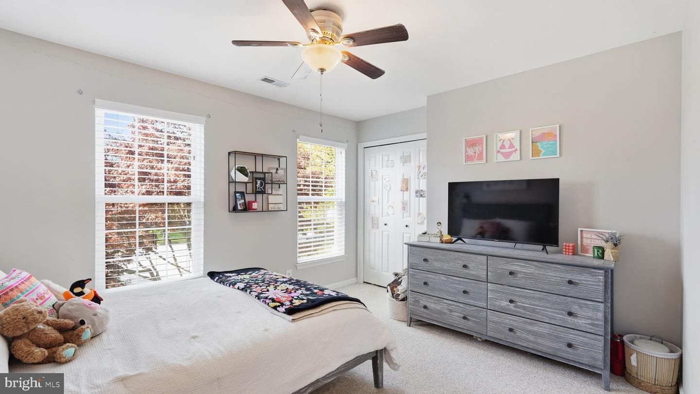 4 Exeter Lane photo 28