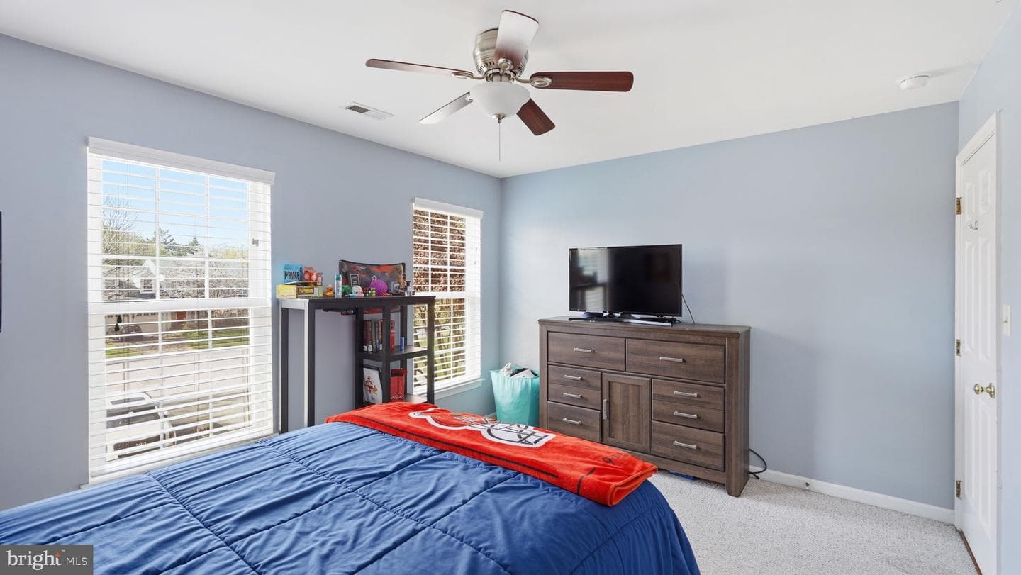 4 Exeter Lane photo 32