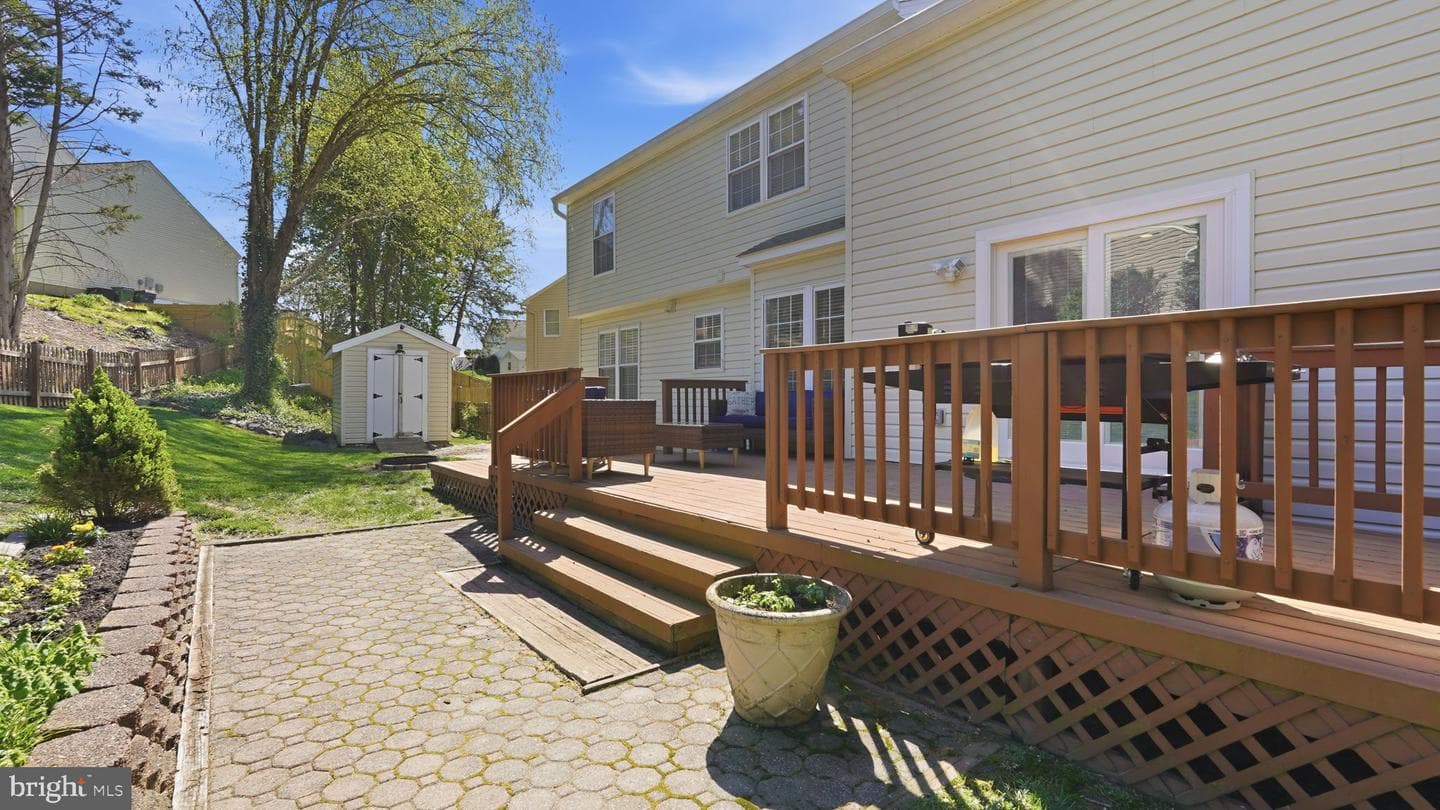 4 Exeter Lane photo 39