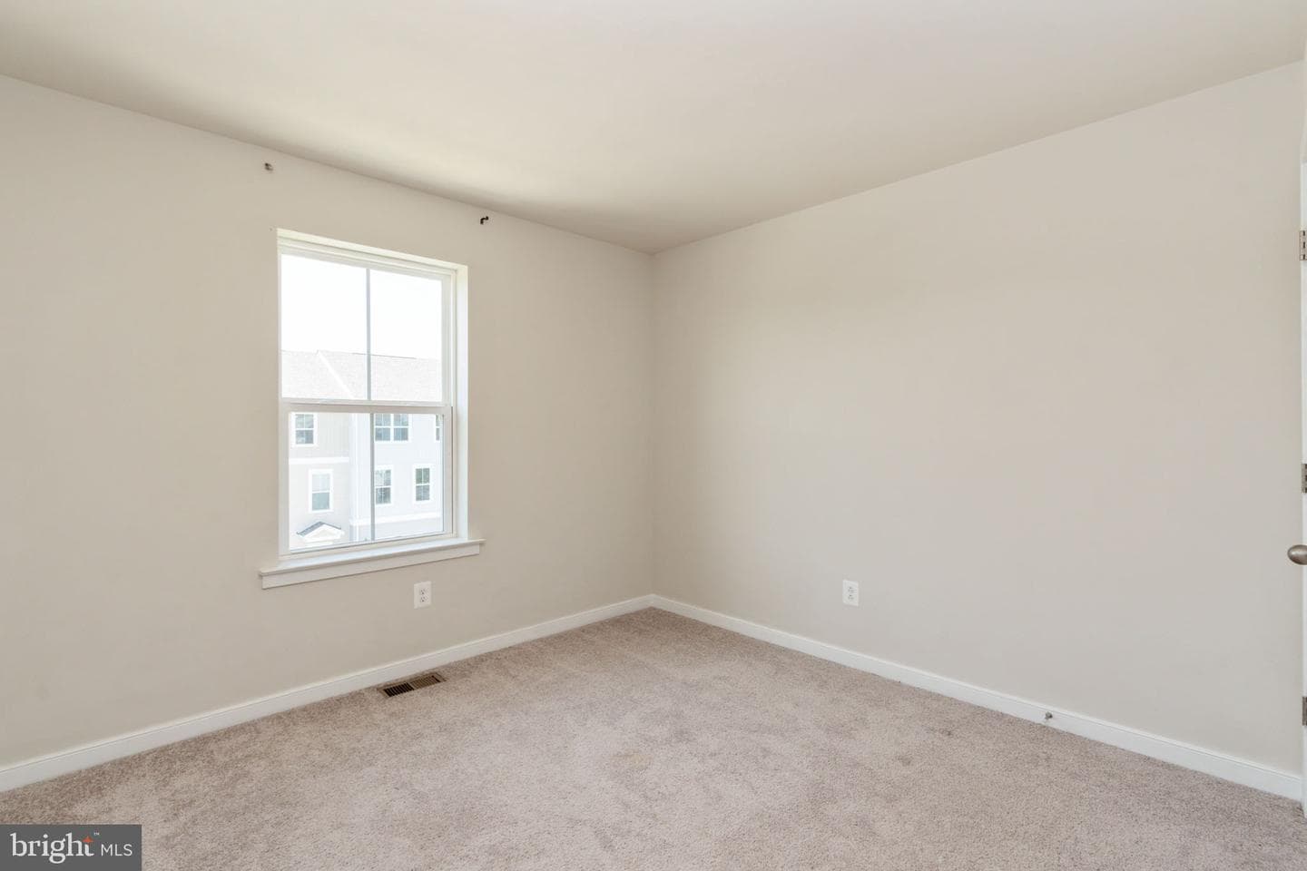 424 Honeyberry Lane photo 23