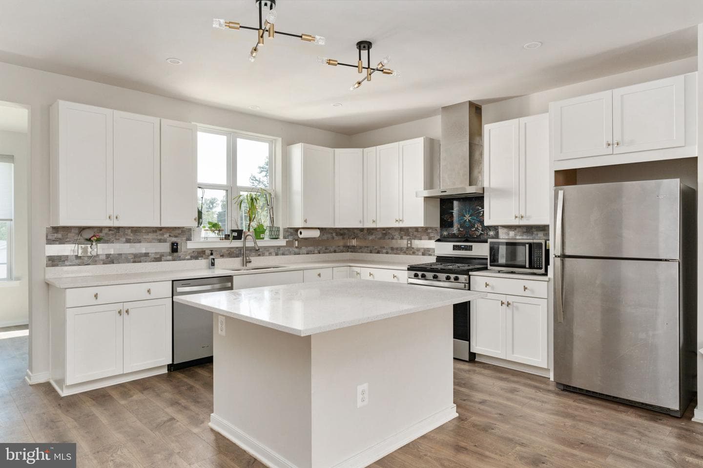 424 Honeyberry Lane photo 3