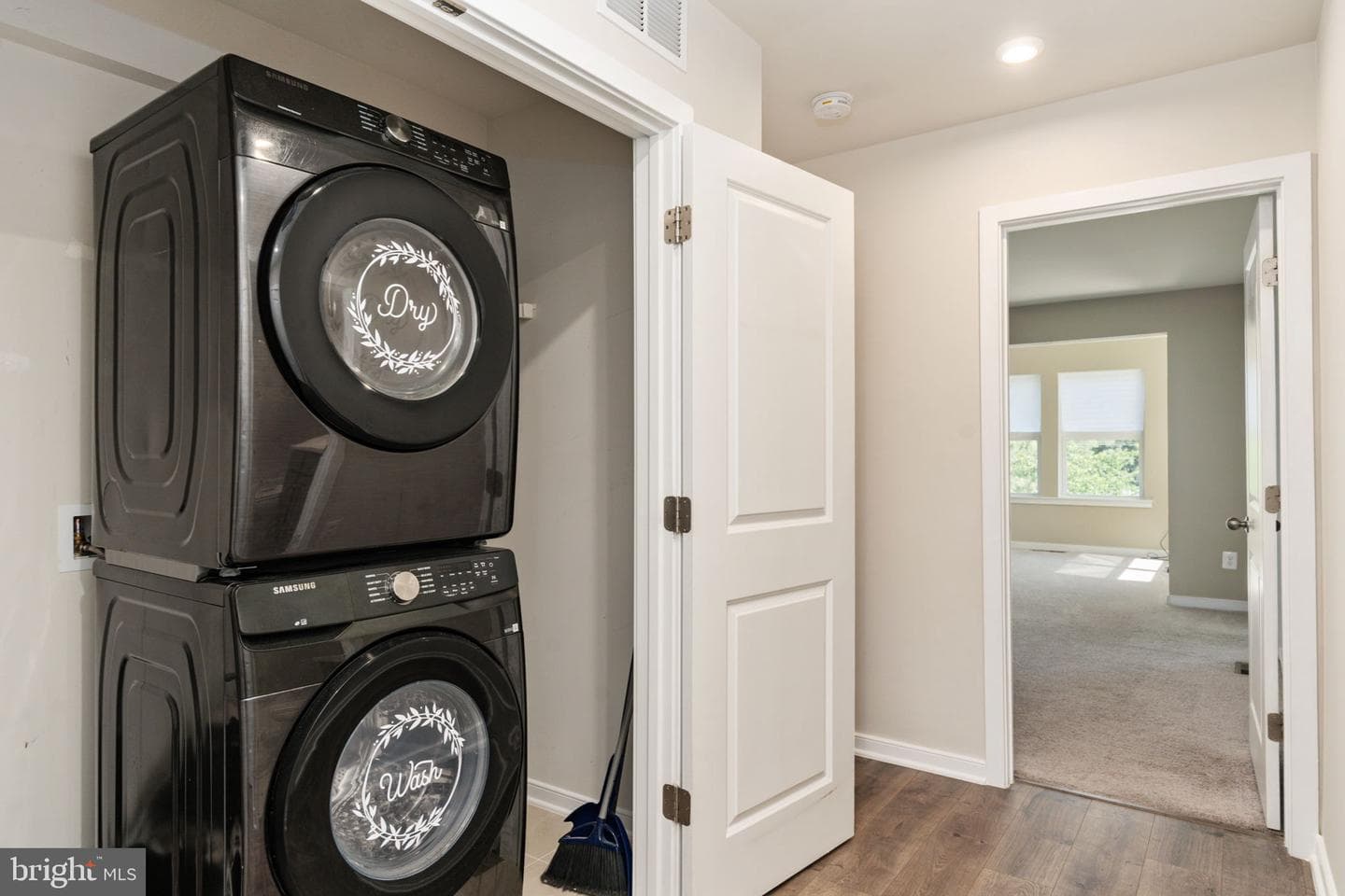 424 Honeyberry Lane photo 30