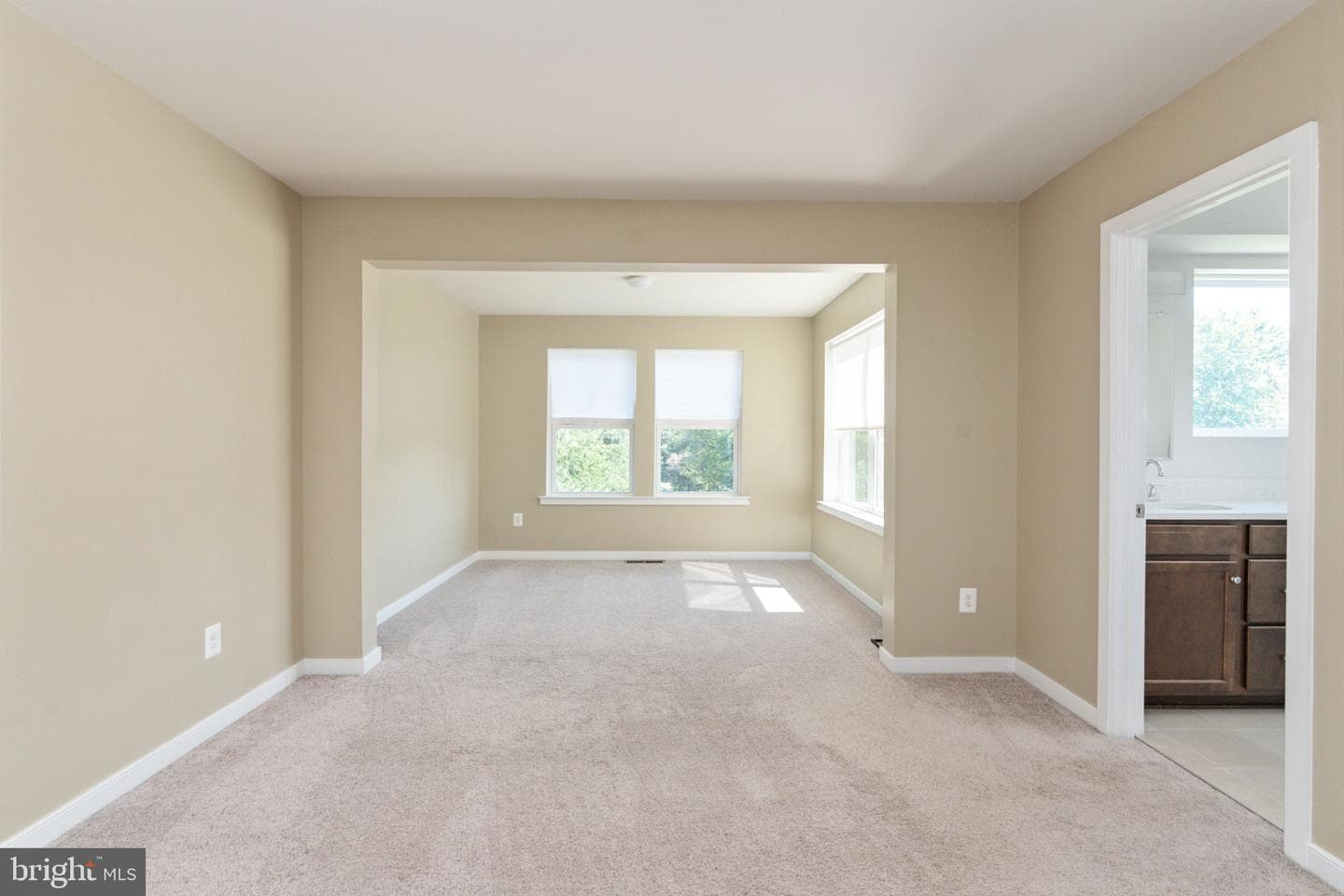 424 Honeyberry Lane photo 31