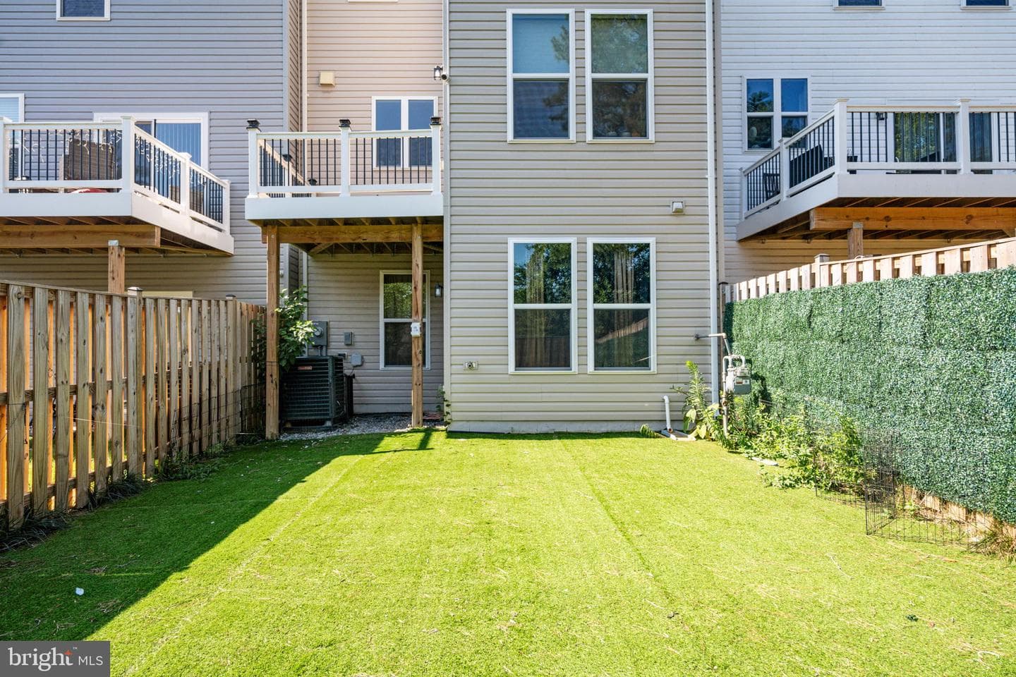 424 Honeyberry Lane photo 40