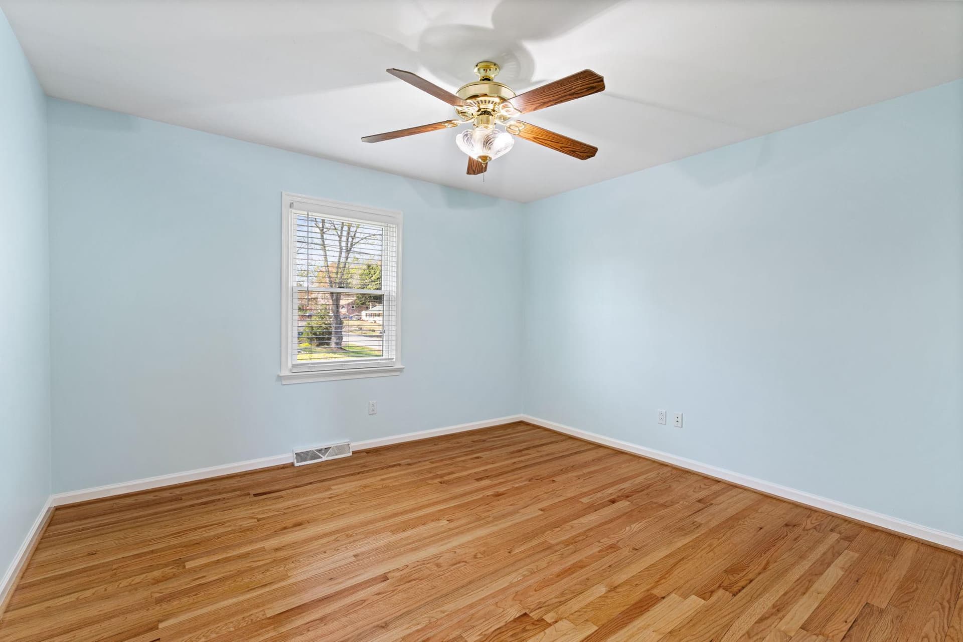 910 Carol Lane photo 23