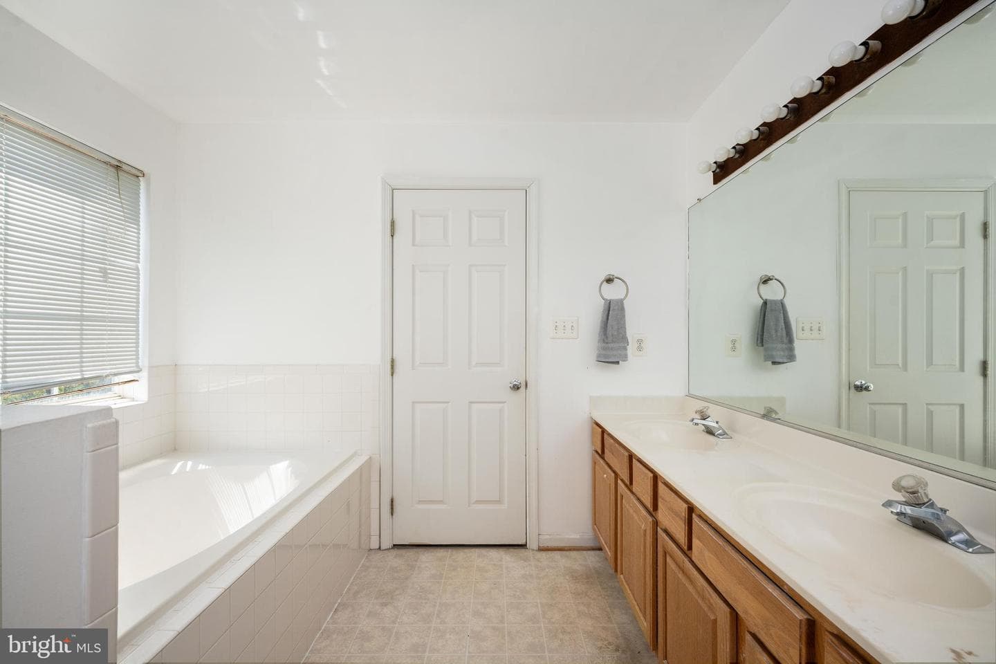 18 Indian Wood Lane photo 31