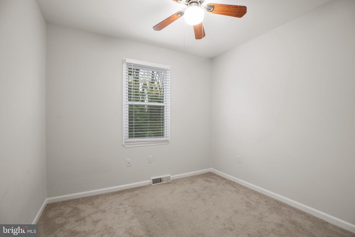 1109 Thomas Jefferson Place photo 24