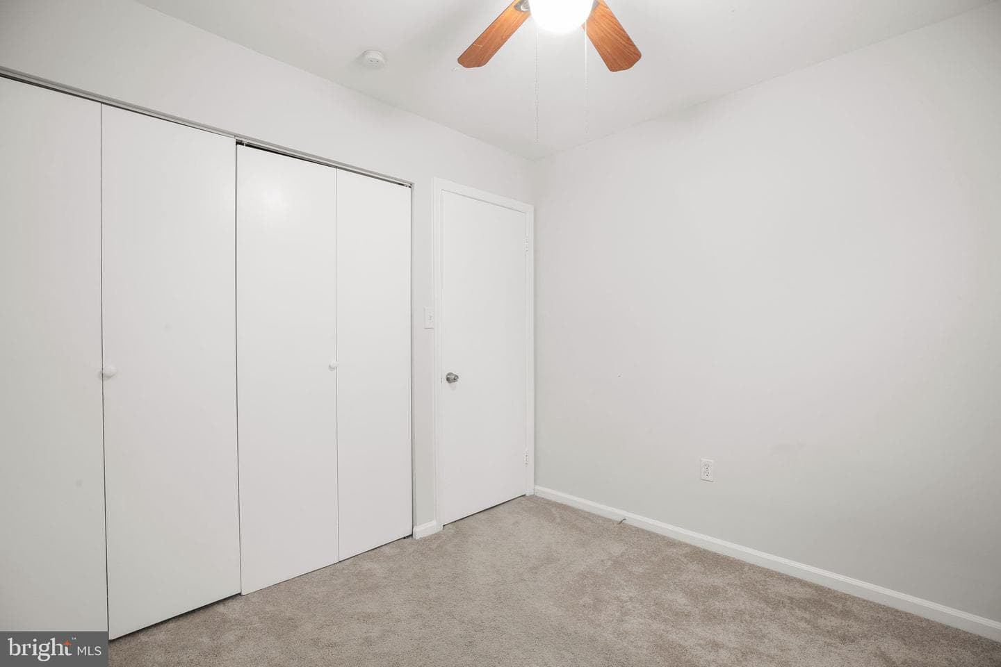 1109 Thomas Jefferson Place photo 25