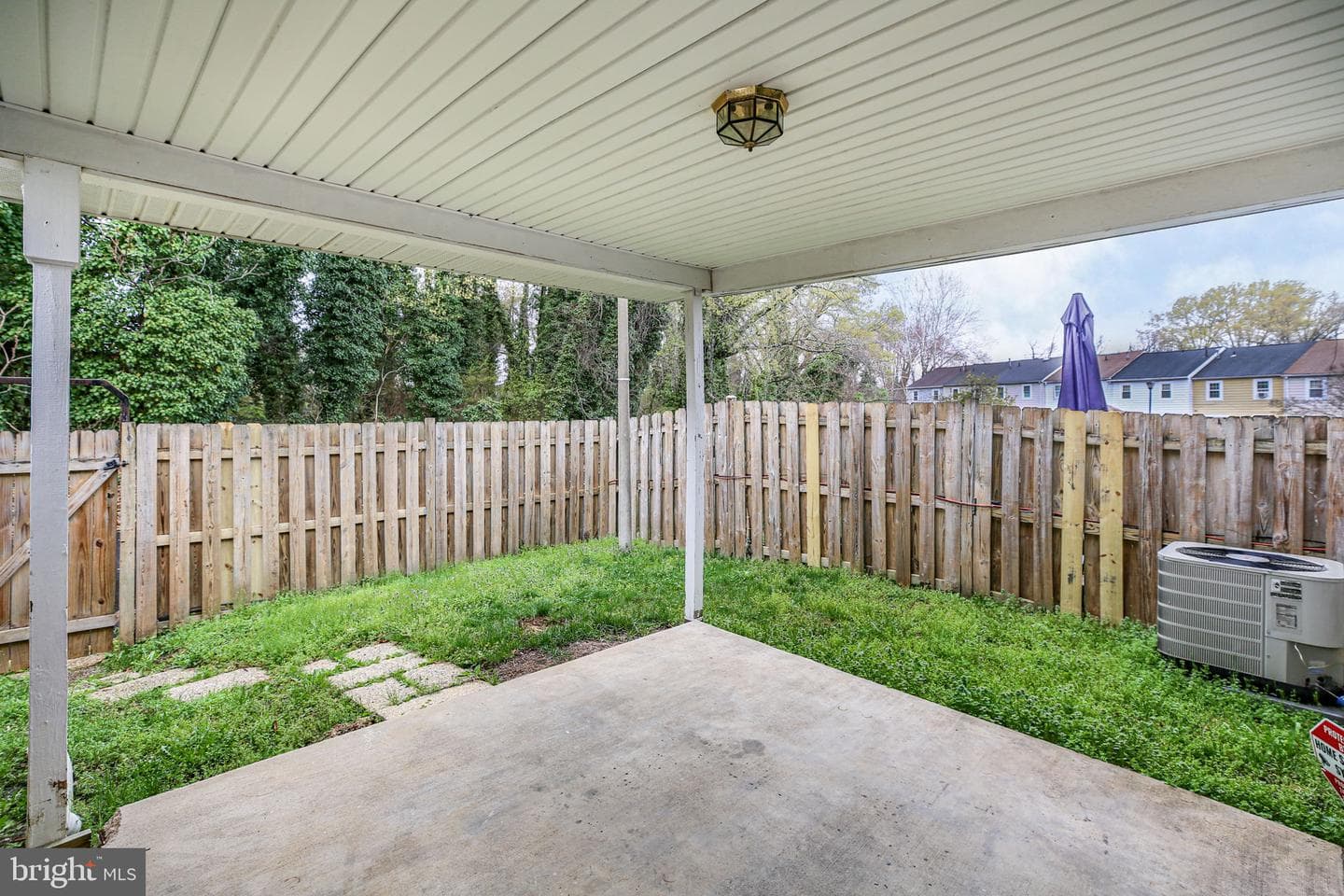1109 Thomas Jefferson Place photo 33