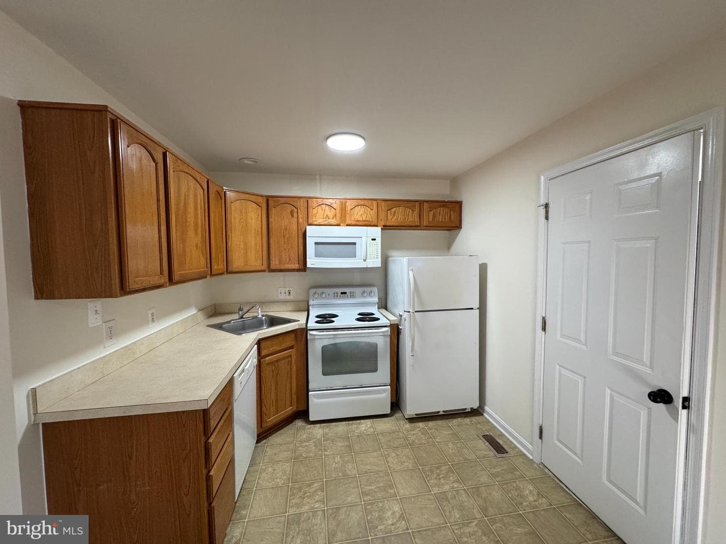 241 Cambridge Street photo 7