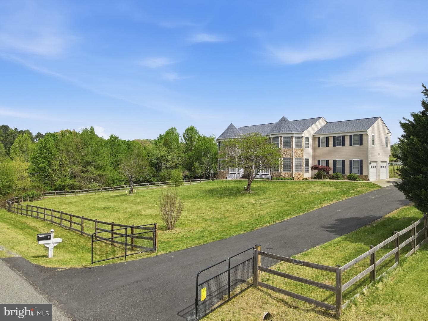 51 Equestrian Drive photo 64