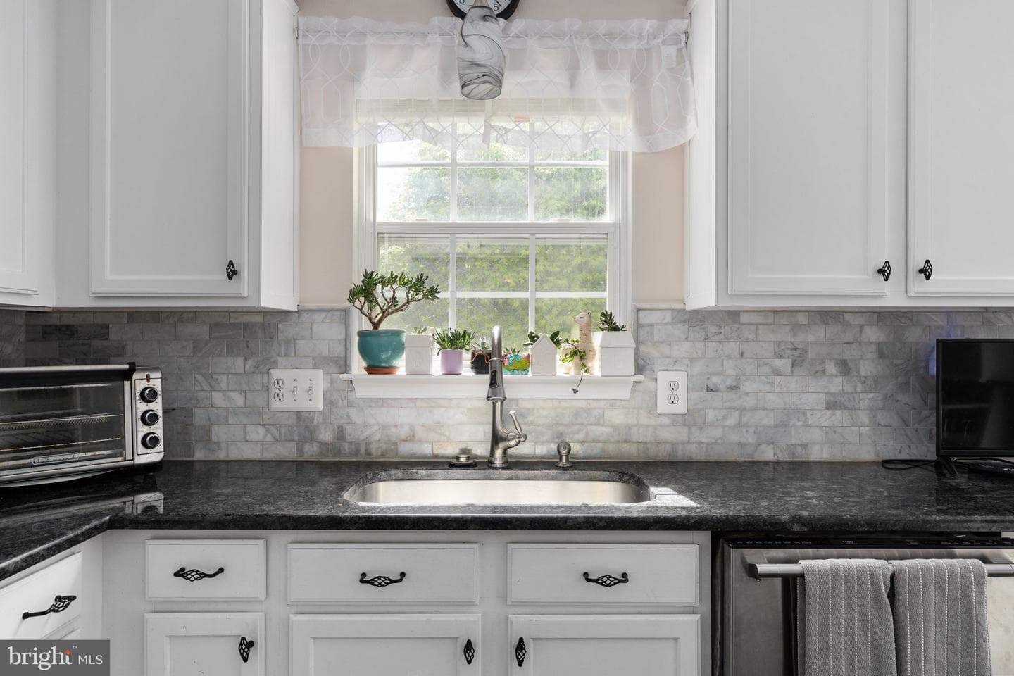 4 Granite Court photo 19